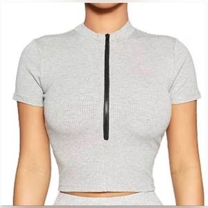Naked Wardrobe NWT Snatched Short Sleeve Crop Top in Heather Grey